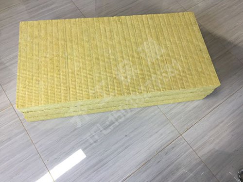 巖棉板在存放的時(shí)候的注意事項(xiàng)